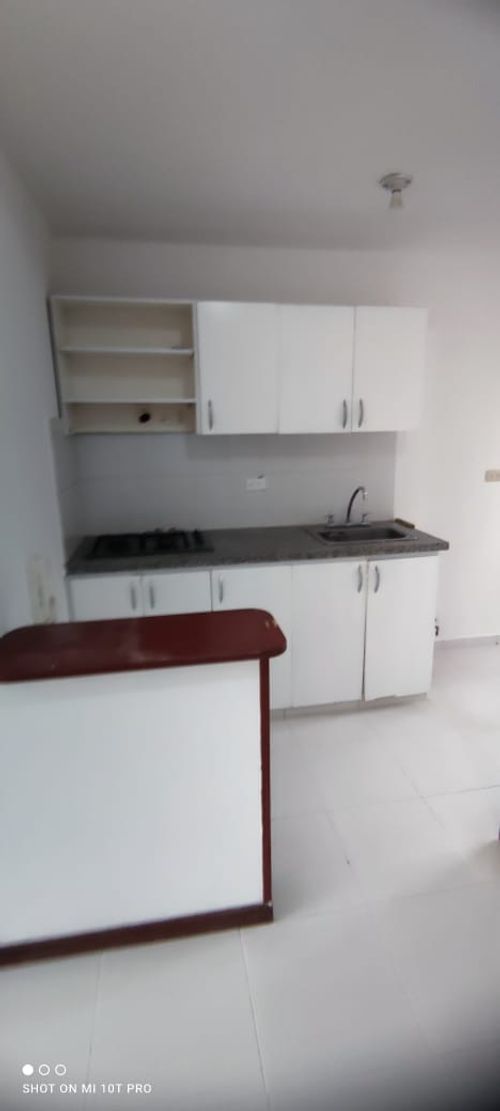 Apartamento de 3 alcobas en venta en Santa Anita, Cali, 73 m² · foto 2 de 19