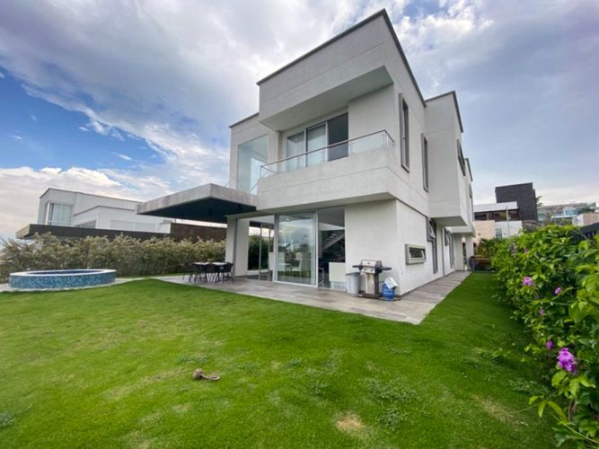 Casa de 4 alcobas en venta en Pance, Cali, 324 m² · foto 2 de 21