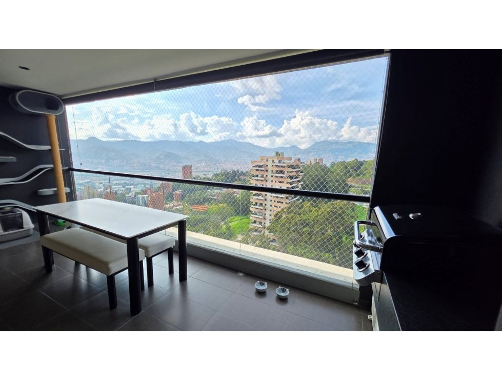Apartamento en venta en Altos del poblado, Medellín [No disponible] 4
