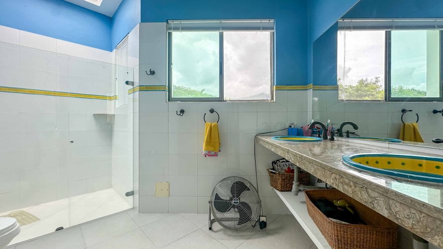 Casa de 4 alcobas en venta en Piamonte, Girardot, 429 m² · foto 18 de 24