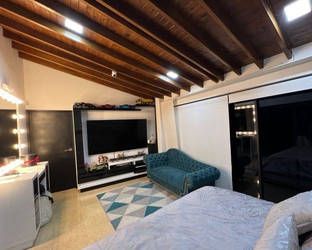 Casa de 3 alcobas en venta en La Pradera, Envigado, 270 m² · foto 5 de 19