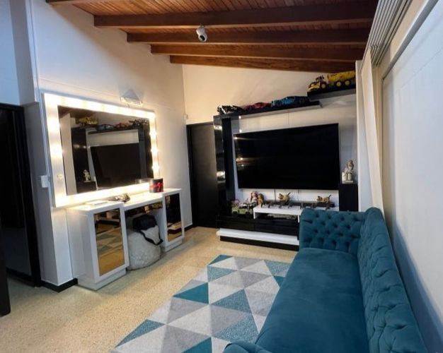 Casa de 3 alcobas en venta en La Pradera, Envigado, 270 m² · foto 9 de 19