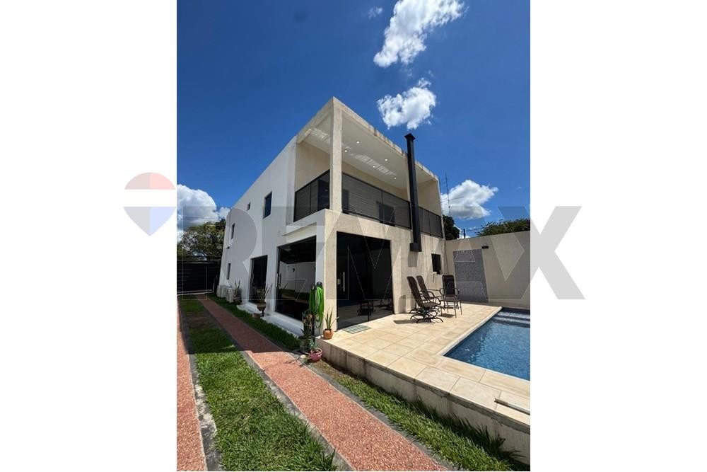 Vendo lujosa residencia en esquina en Lambaré     J.A. — foto 2
