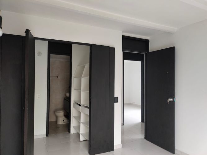 Apartamento en venta en El Poblado, Medellín · foto 12 de 18