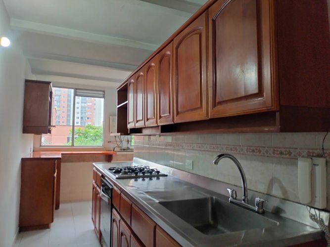 Apartamento en venta en El Poblado, Medellín · foto 4 de 18