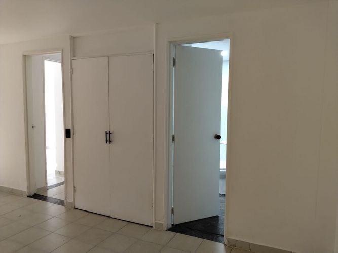 Apartamento de 2 alcobas en venta en El Poblado, Medellín, 68 m² · foto 10 de 15
