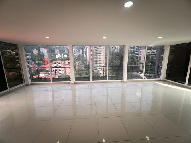 Oficina en arriendo en El Poblado, Medellín, 105 m² · foto 7 de 13