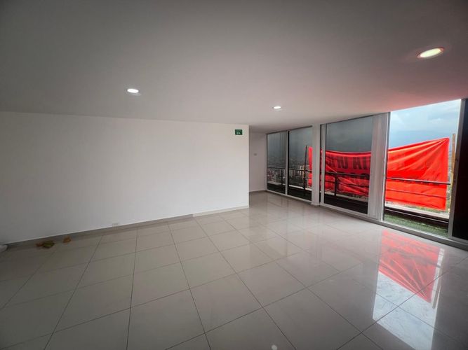 Oficina en arriendo en El Poblado, Medellín, 105 m² · foto 10 de 13