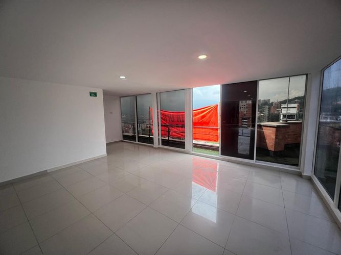 Oficina en arriendo en El Poblado, Medellín, 105 m² · foto 9 de 13