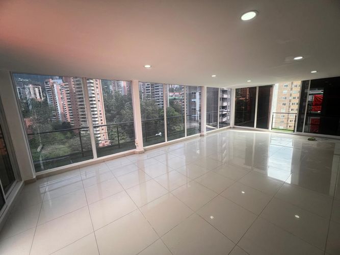 Oficina en arriendo en El Poblado, Medellín, 105 m² · foto 5 de 13