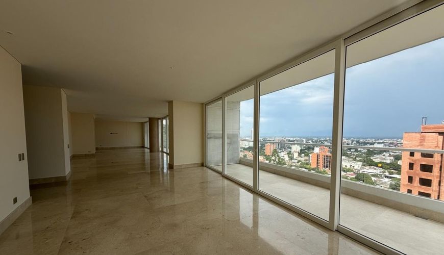 Apartamento de 3 alcobas en venta en Santa Monica, Cali, 203 m² · foto 2 de 24