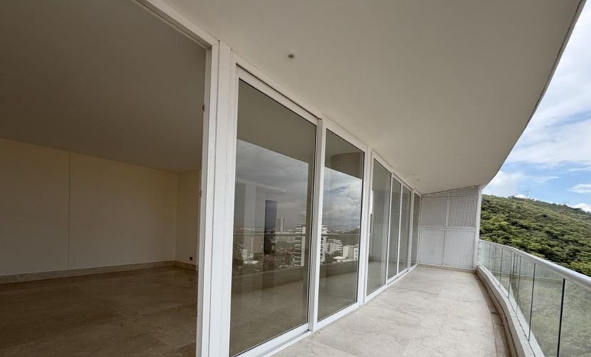 Apartamento de 3 alcobas en venta en Santa Monica, Cali, 203 m² · foto 3 de 24