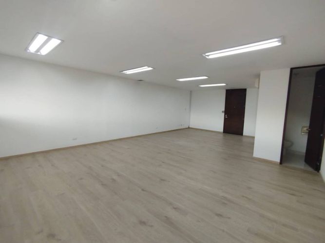 Oficina en arriendo en Milla De Oro, Medellín, 52 m² · foto 2 de 7