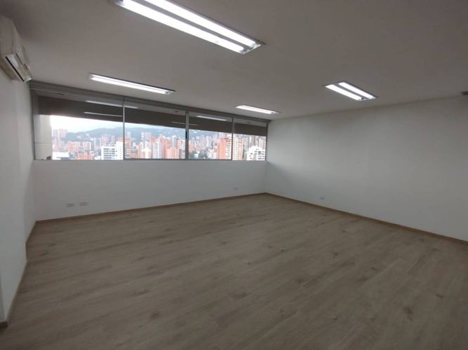 Oficina en arriendo en Milla De Oro, Medellín, 52 m² · foto 5 de 7