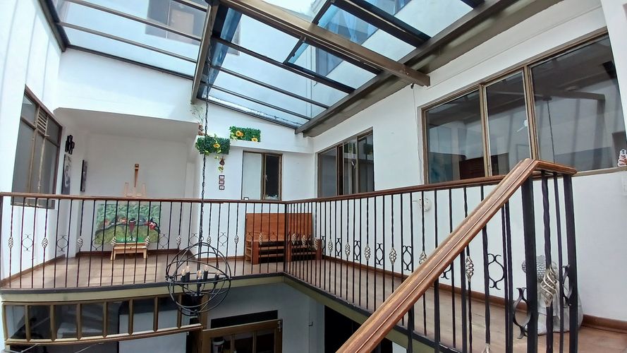 Casa de 8 alcobas en venta en El Encanto, Bogotá, 531 m² · foto 3 de 24
