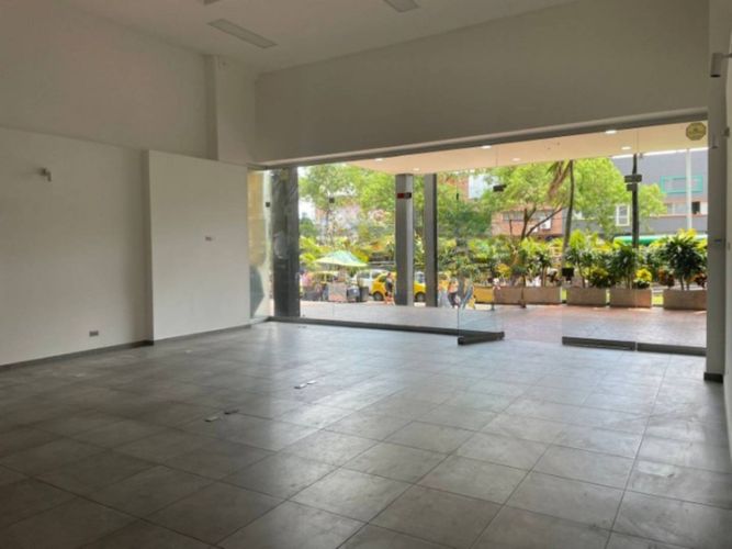 Local en arriendo en Colombia, Medellín, 136 m² · foto 2 de 7