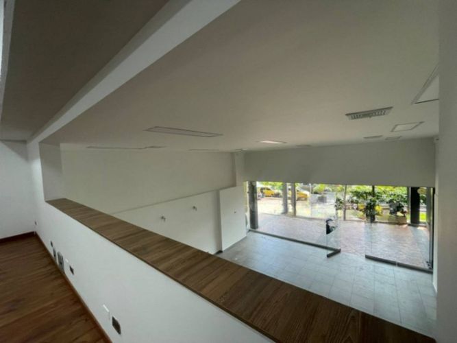 Local en arriendo en Colombia, Medellín, 136 m² · foto 3 de 7