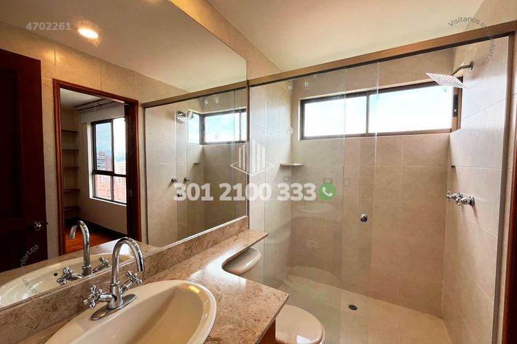 Apartamento de 2 alcobas en arriendo en El Tesoro, Medellín, 270 m² · foto 11 de 24