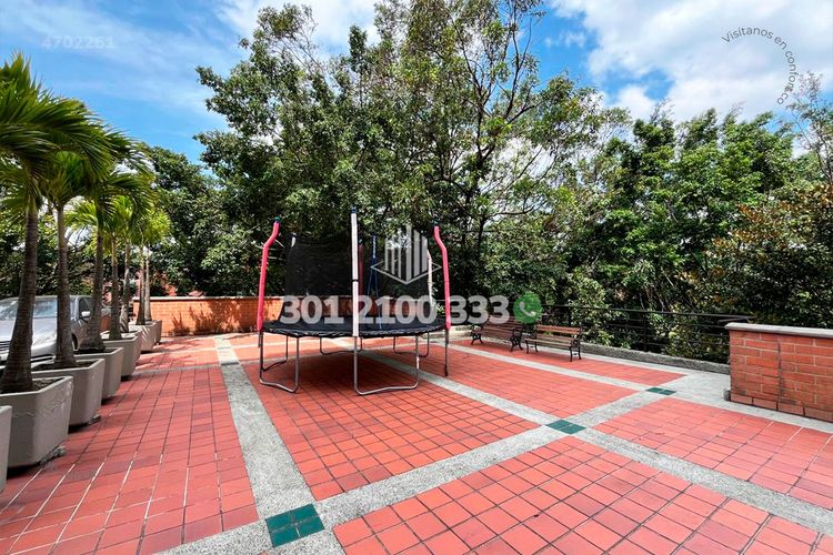 Apartamento de 2 alcobas en arriendo en El Tesoro, Medellín, 270 m² · foto 23 de 24