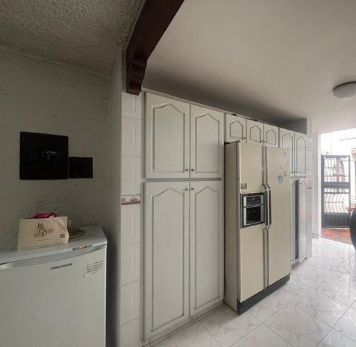 Casa de 4 alcobas en venta en Pasadena, Bogotá, 412 m² · foto 9 de 24