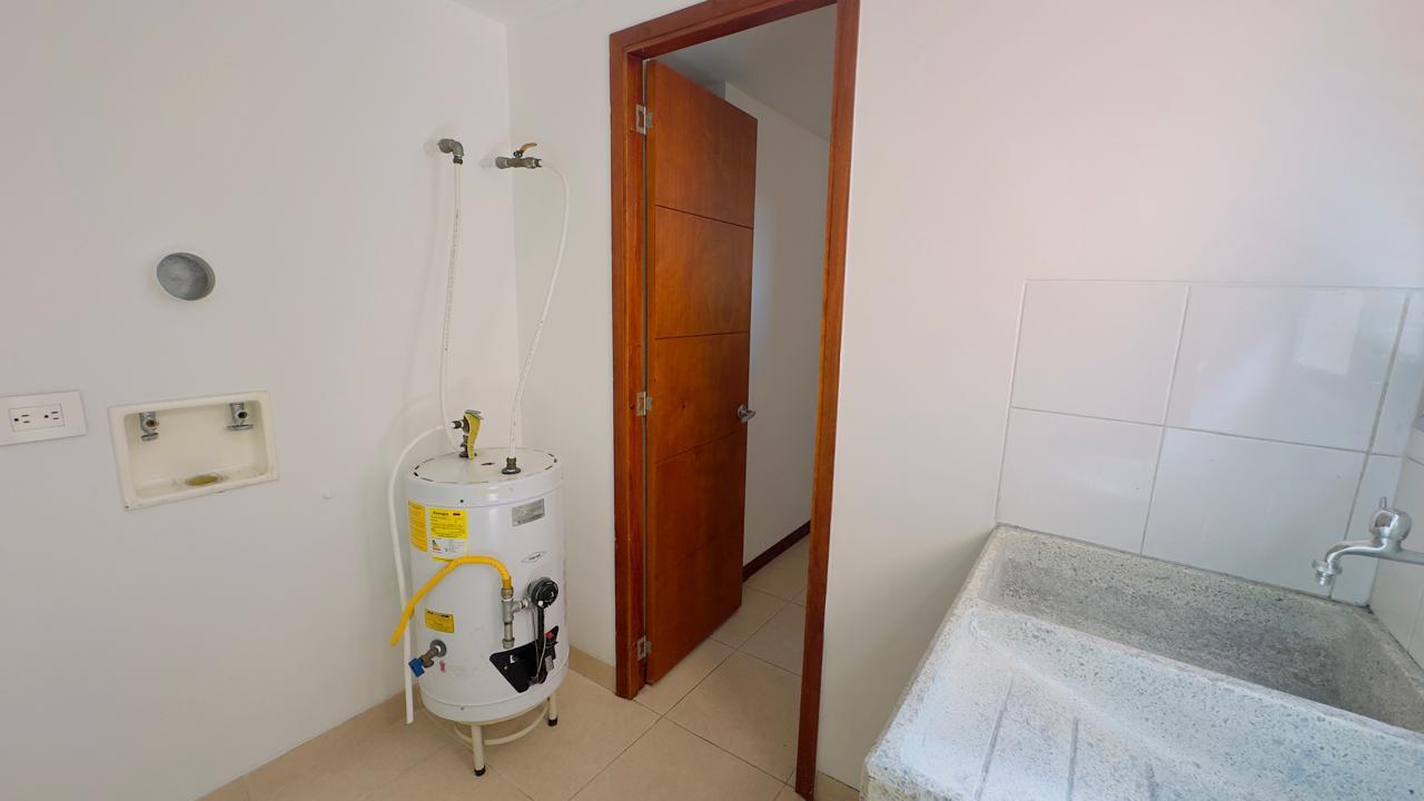Apartamento en arriendo en El Poblado, Medellín · foto 4 de 17