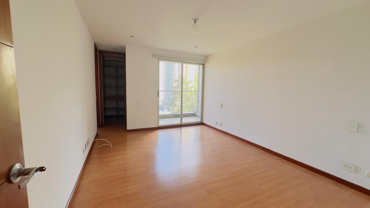 Apartamento en arriendo en El Poblado, Medellín · foto 8 de 17