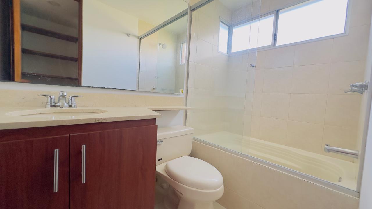 Apartamento en arriendo en El Poblado, Medellín · foto 10 de 17