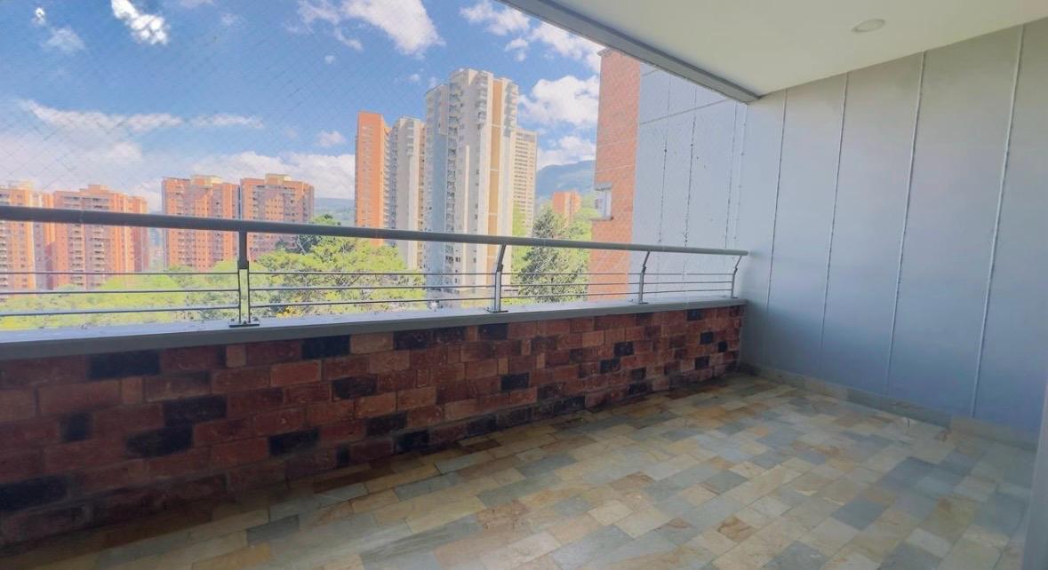 Apartamento en arriendo en El Poblado, Medellín · foto 11 de 17