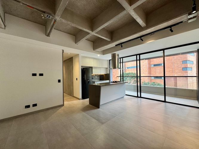 Apartamento de 2 alcobas en arriendo en Loma Del Esmeraldal, Envigado, 80 m² · foto 2 de 15