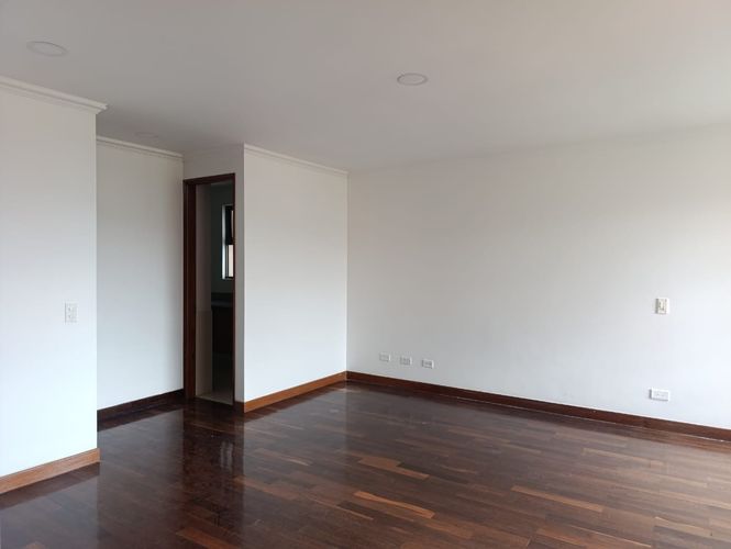 Apartamento de 3 alcobas en arriendo en El Poblado, Medellín, 260 m² · foto 13 de 18