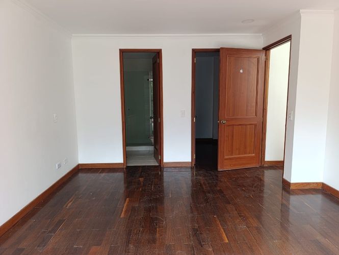 Apartamento de 3 alcobas en arriendo en El Poblado, Medellín, 260 m² · foto 10 de 18