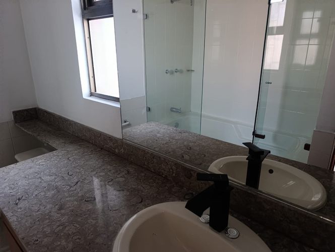 Apartamento de 3 alcobas en arriendo en El Poblado, Medellín, 260 m² · foto 11 de 18