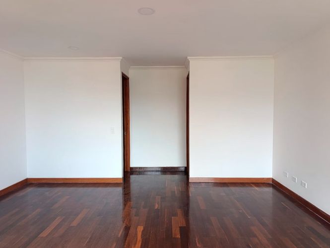 Apartamento de 3 alcobas en arriendo en El Poblado, Medellín, 260 m² · foto 16 de 18