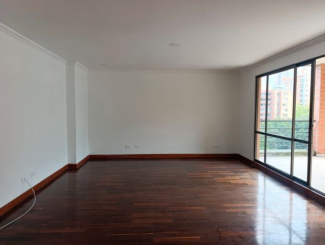Apartamento de 3 alcobas en arriendo en El Poblado, Medellín, 260 m² · foto 14 de 18