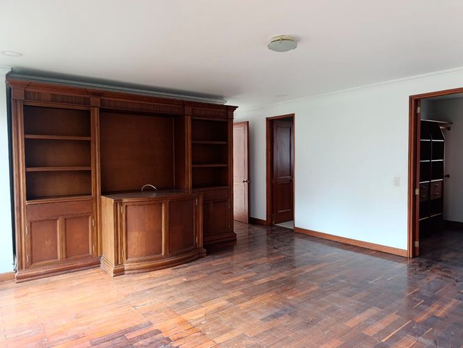 Apartamento de 3 alcobas en arriendo en El Poblado, Medellín, 260 m² · foto 15 de 18