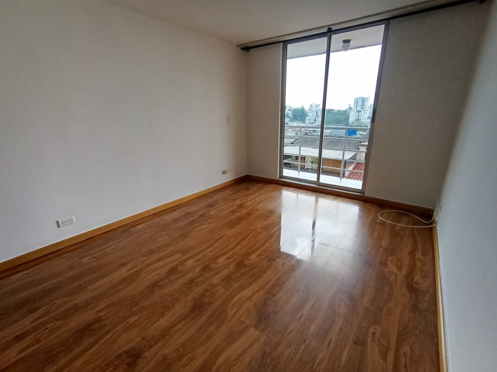 Apartamento en venta en Colseguros, Manizales · foto 5 de 17
