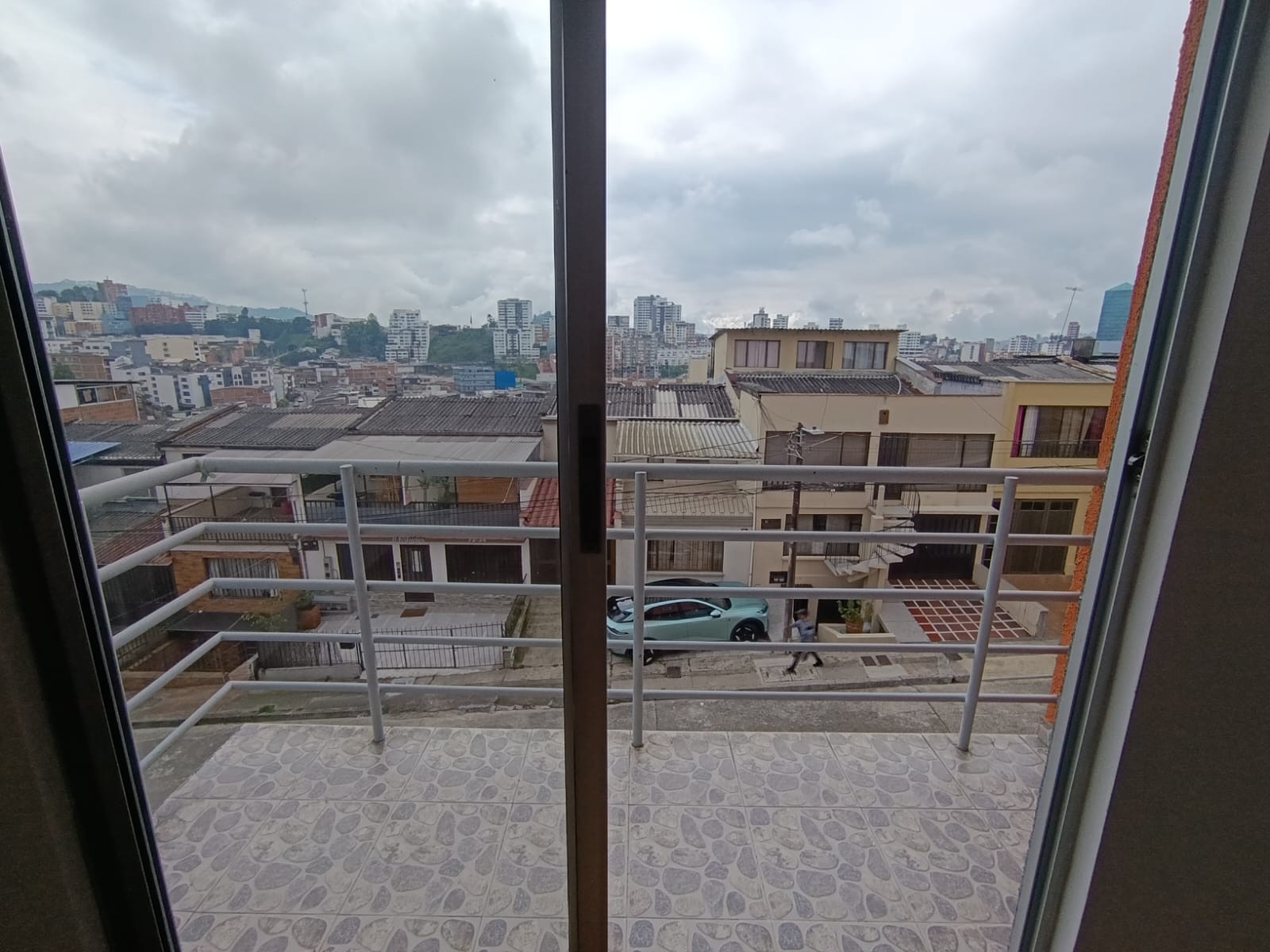 Apartamento en venta en Colseguros, Manizales · foto 3 de 17