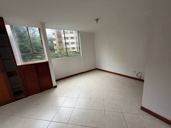 Apartamento de 2 alcobas en arriendo en Los Balsos, Medellín, 70 m² · foto 5 de 6