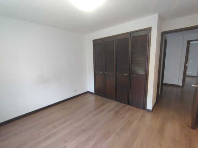 Apartamento de 3 alcobas en venta en El Poblado, Medellín, 150 m² · foto 8 de 18