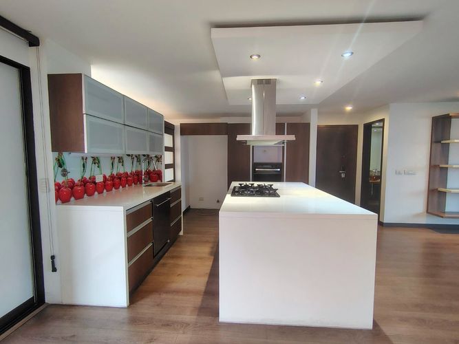 Apartamento de 3 alcobas en venta en El Poblado, Medellín, 150 m² · foto 5 de 18