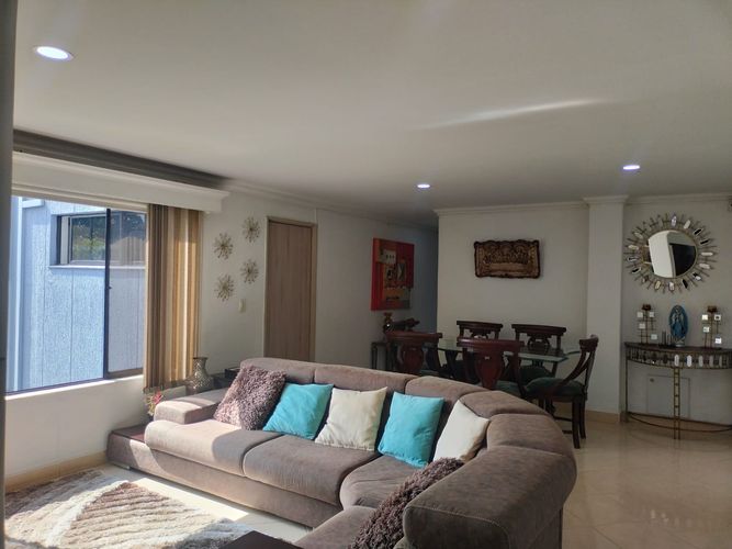 Apartamento de 3 alcobas en arriendo en El Poblado, Medellín, 130 m² · foto 3 de 17