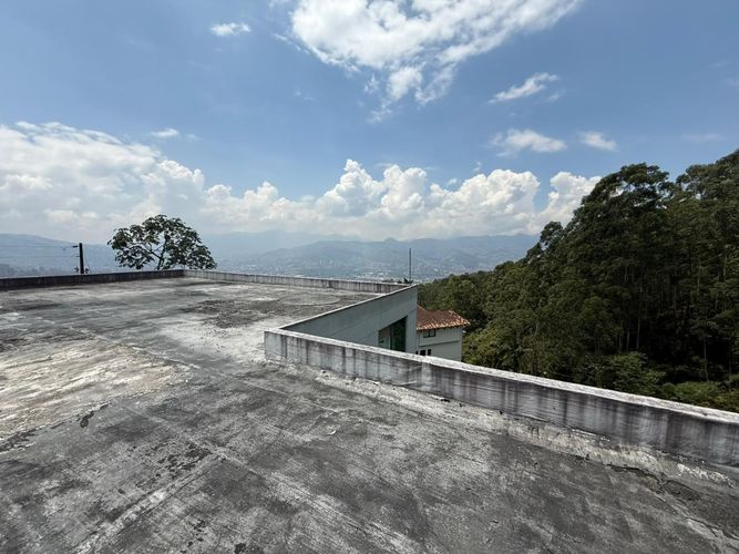 Casa de 6 alcobas en venta en Las Palmas, Medellín, 520 m² · foto 14 de 17