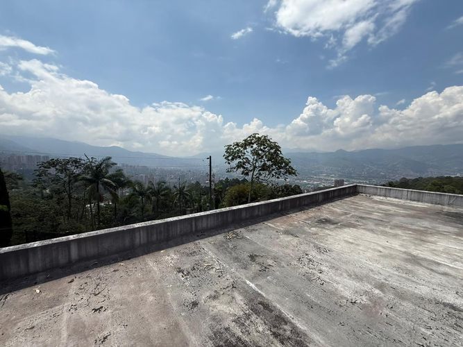 Casa de 6 alcobas en venta en Las Palmas, Medellín, 520 m² · foto 16 de 17