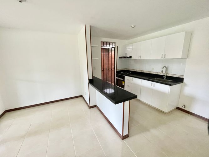 Casa de 3 alcobas en venta en El Castillo, Jamundí, 224 m² · foto 6 de 24