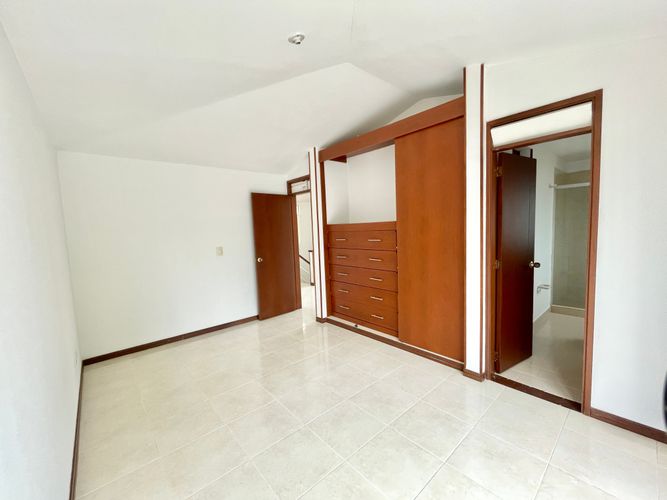 Casa de 3 alcobas en venta en El Castillo, Jamundí, 224 m² · foto 11 de 24