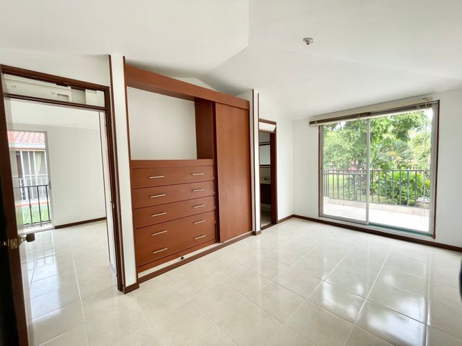 Casa de 3 alcobas en venta en El Castillo, Jamundí, 224 m² · foto 12 de 24