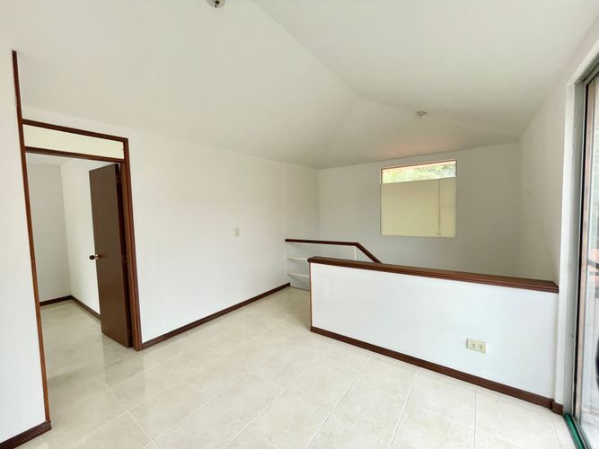 Casa de 3 alcobas en venta en El Castillo, Jamundí, 224 m² · foto 14 de 24