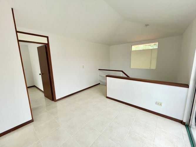 Casa de 3 alcobas en venta en El Castillo, Jamundí, 224 m² · foto 15 de 24