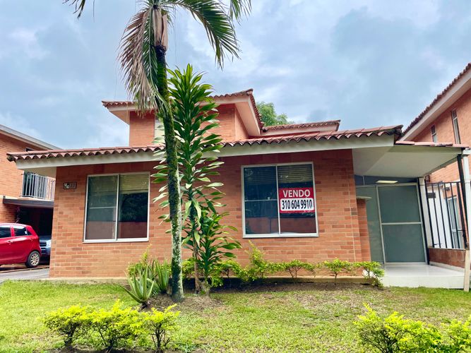 Casa de 3 alcobas en venta en El Castillo, Jamundí, 224 m² · foto 21 de 24