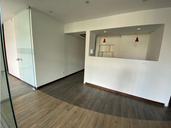Oficina en arriendo en Oviedo, Medellín, 203 m² · foto 5 de 8